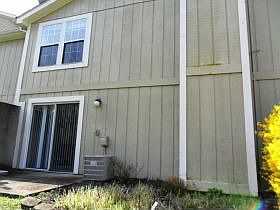 3rd image of 2751 N Harbor Dr