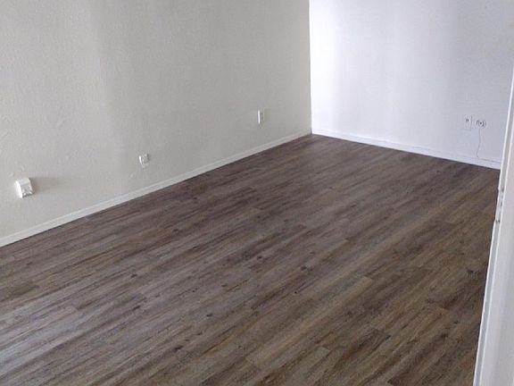 2nd image of 301 Dunes Pl SE #1