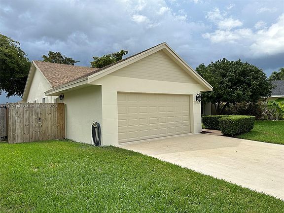 3rd image of 21931 SW 97th Ct