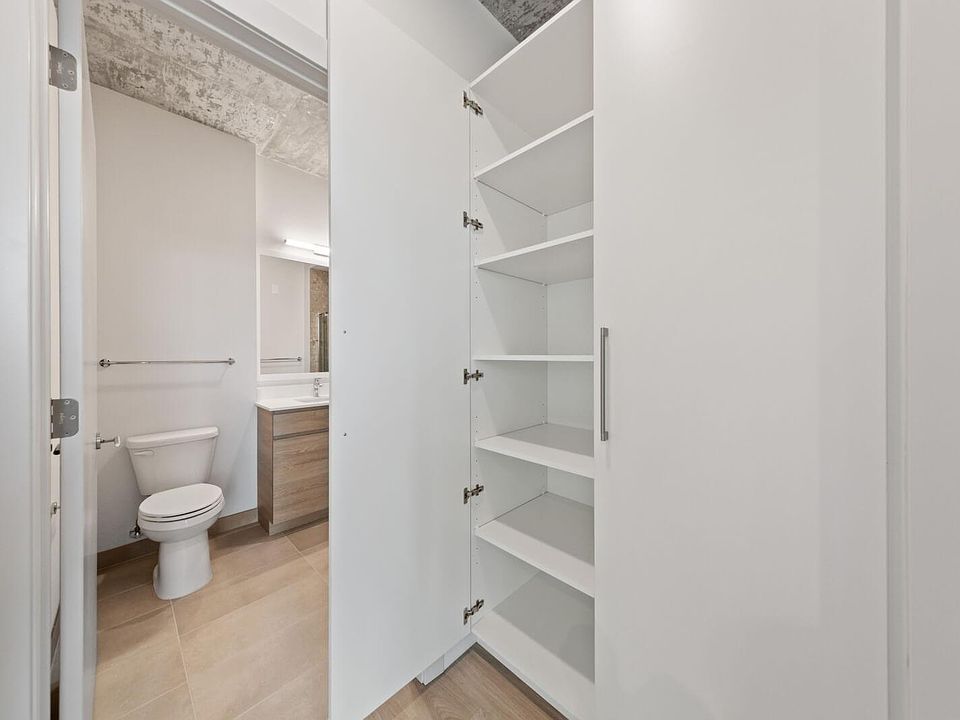 1st image of 704 N Wells St #1313