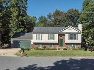 11401 Woodland View Dr, Fredericksburg, VA 22407