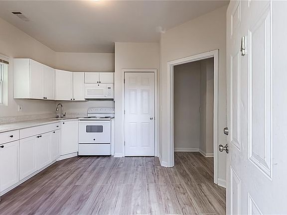 2nd image of 987 Dimmock St SW