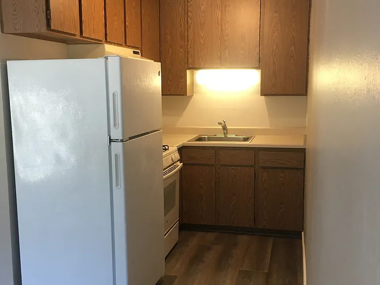 1100 McClellan Ave — Photo 14