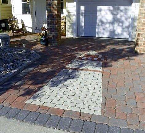 3rd image of 833 Saint James Pl