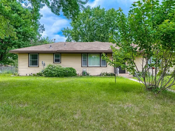 11256 Arrowhead St NW, Coon Rapids, MN 55433