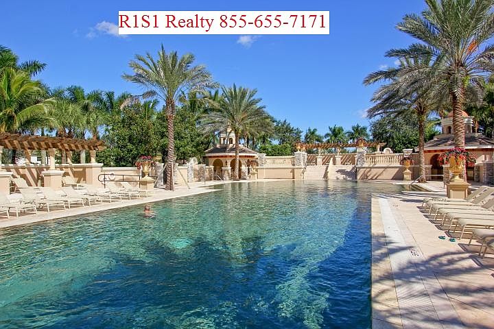 1st image of 10400 Versailles Blvd