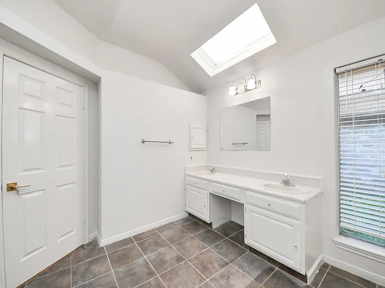 3611 Bee Bayou Ln — Photo 26