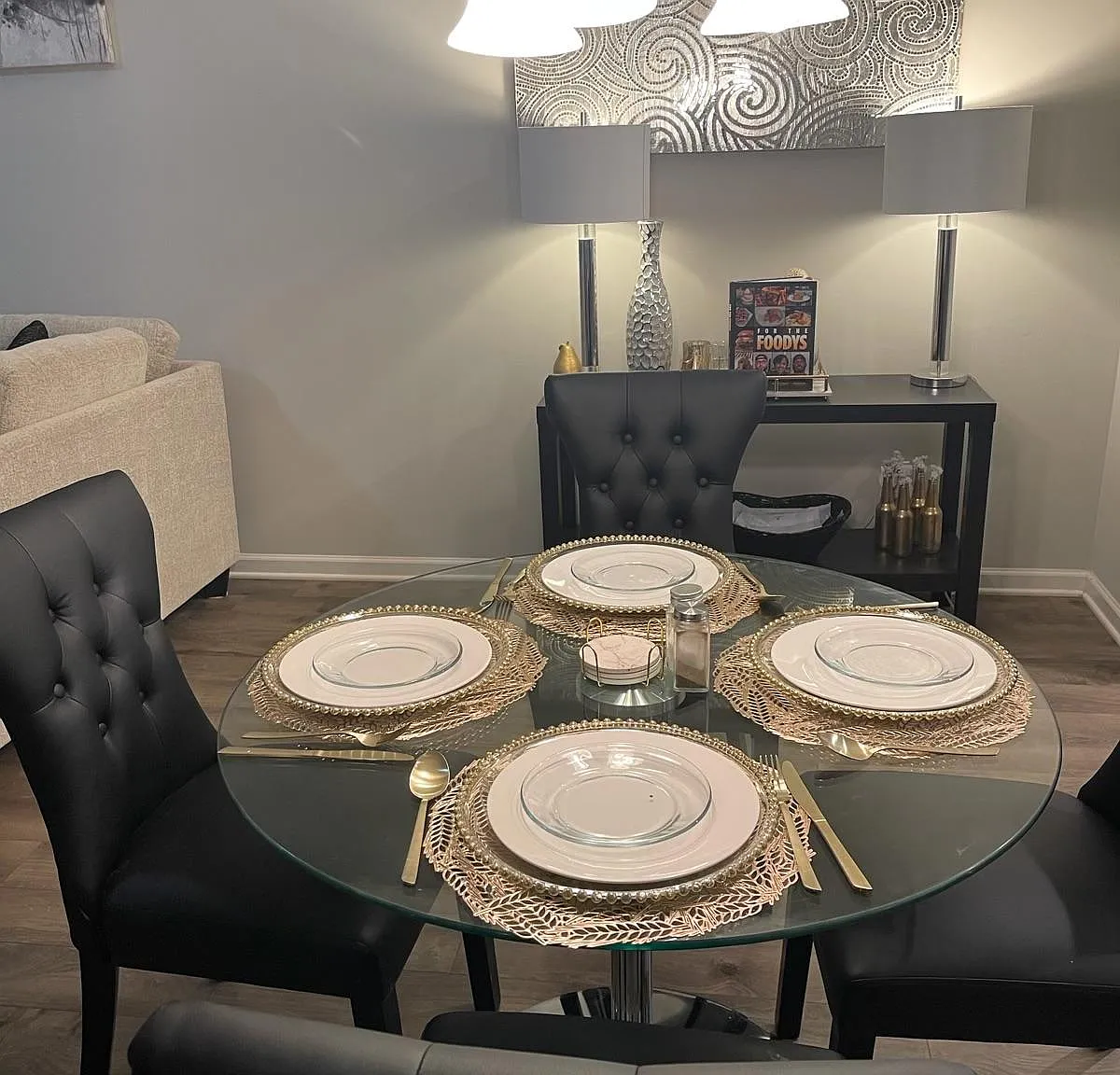 3 bed, 1210 sqft, $1,715 — Photo 3