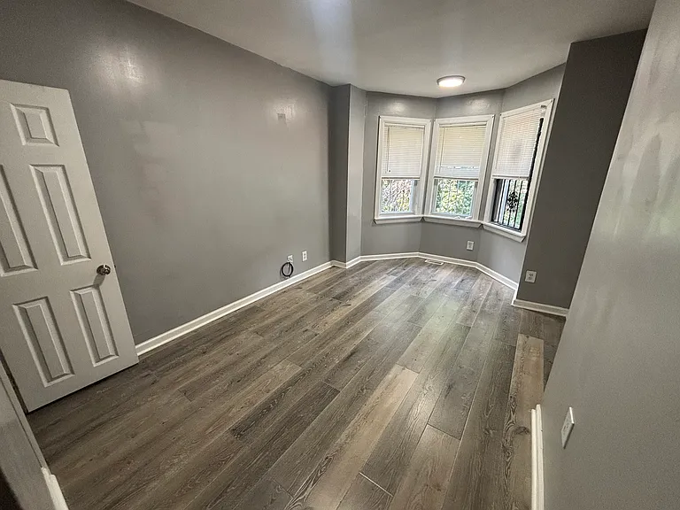 1717 Fontain St — Photo 15
