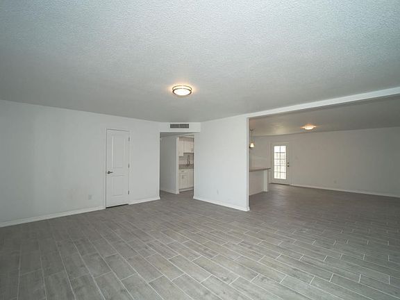 5th image of 1827 W 19th Pl