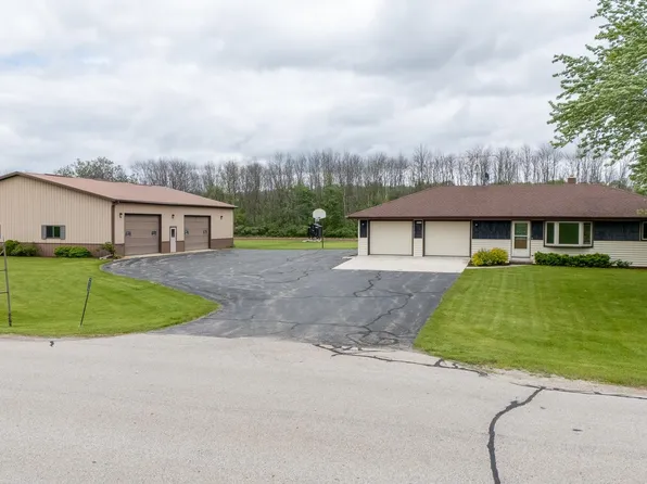 N6410 Kees Rd, Hilbert, WI 54129