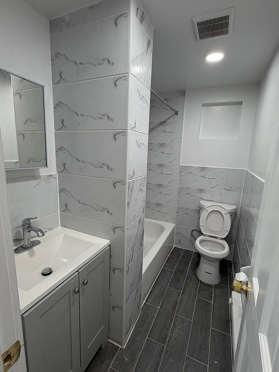 Building Photo - 347 Willow St #2