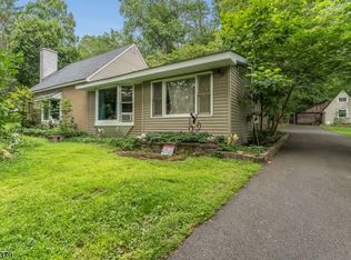 14 Tulip Ln, Bloomsbury, NJ 08804