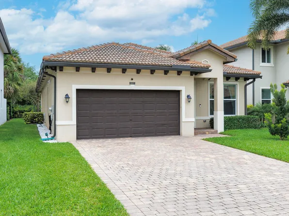 6837 Langdon Way, Greenacres, FL 33463