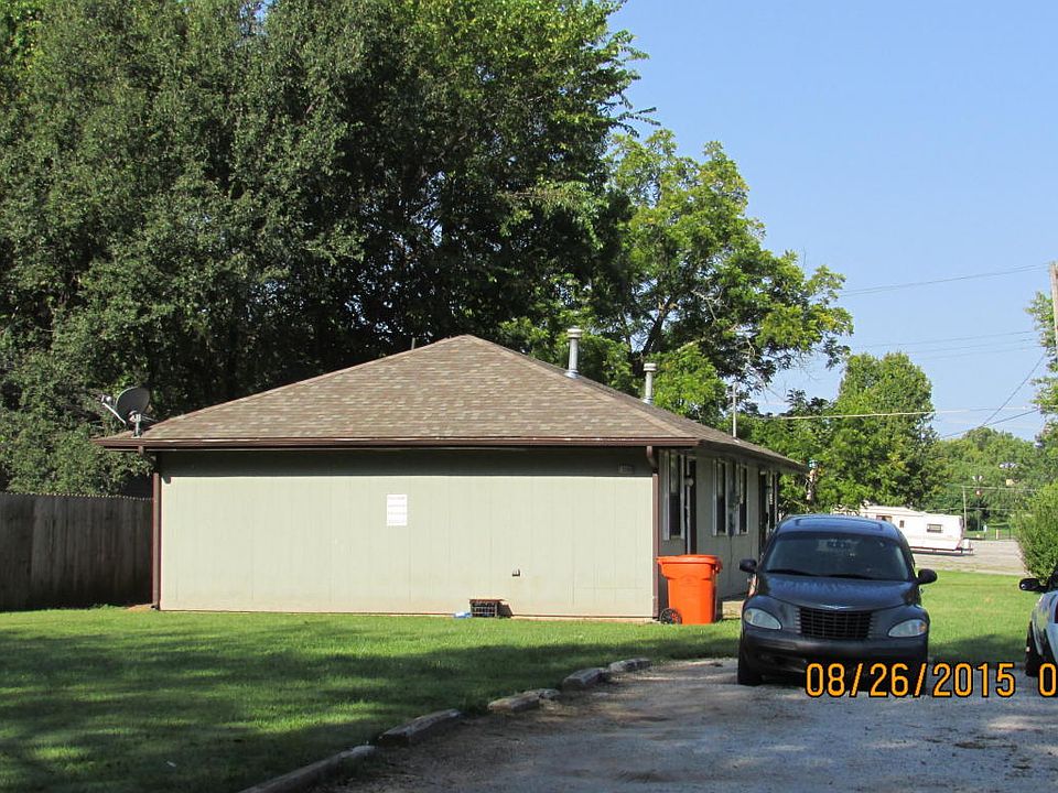 2nd image of 2206 N Pierce Ave