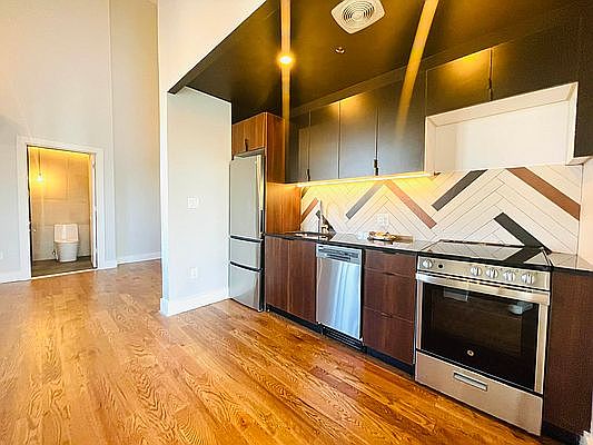 1st image of 676 E 21st St #6C