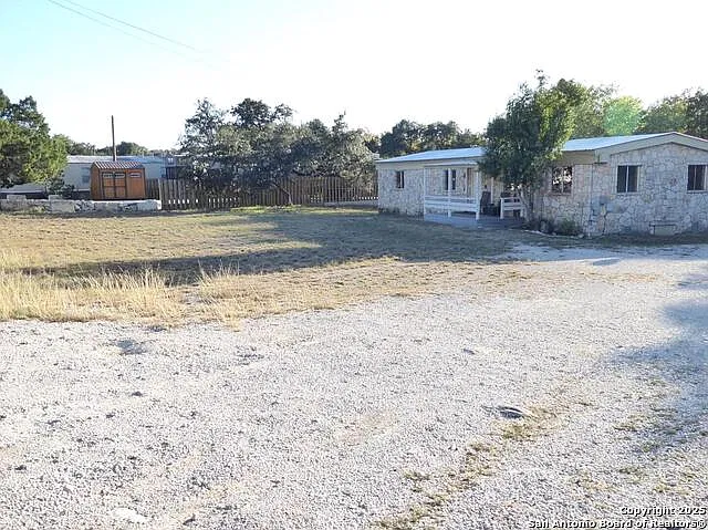 3 bed, 2.0 bath, 1344 sqft, $1,800 — Photo 3