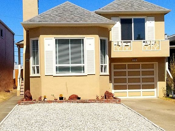 2nd image of 24 Eastgate Dr