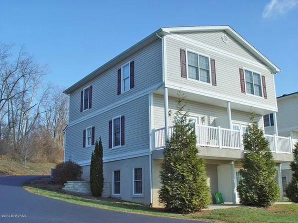 211 Heights Ln, Blacksburg, VA 24060
