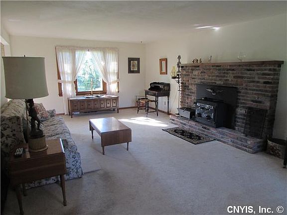 3rd image of 107 Pumpkin Ln