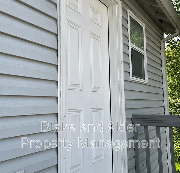 5609A SE 117th Ave — Photo 2