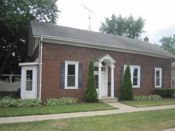 801 11th Ave, Union Grove, WI 53182