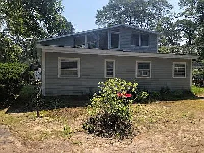 390 Brackett Rd — Photo 4