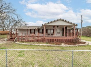 416 Grand Ave, Glen Rose, TX 76043