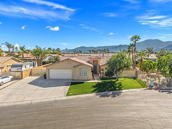 2nd image of 81147 Mariposa Cir
