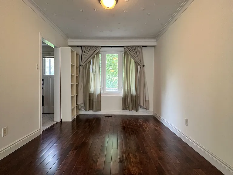 142 Spring Garden Ave — Photo 3