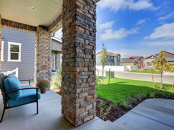 4th image of 831 Shirttail Peak Dr