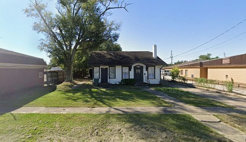 1st image of 2281 North St