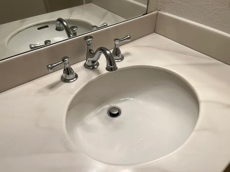 1749 Haydn Dr — Photo 35