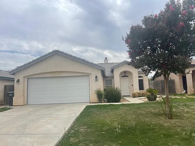 305 W Pilot Ave photo 1