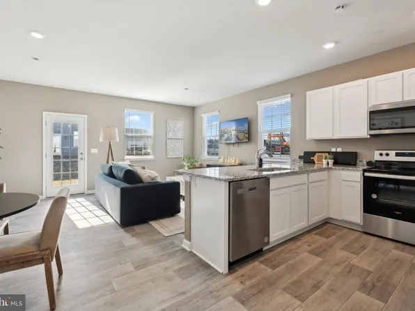 26 W Strasburg Rd, Front Royal, VA 22630