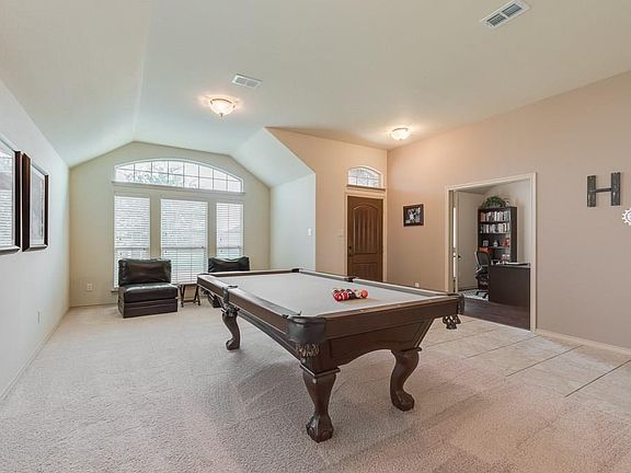 3rd image of 2037 Mountain Hawk Dr