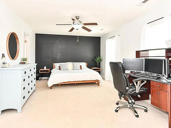 4th image of 1 Blackhaw Ct
