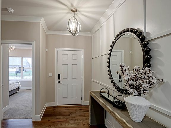 3rd image of 889 Bridle Hill Dr
