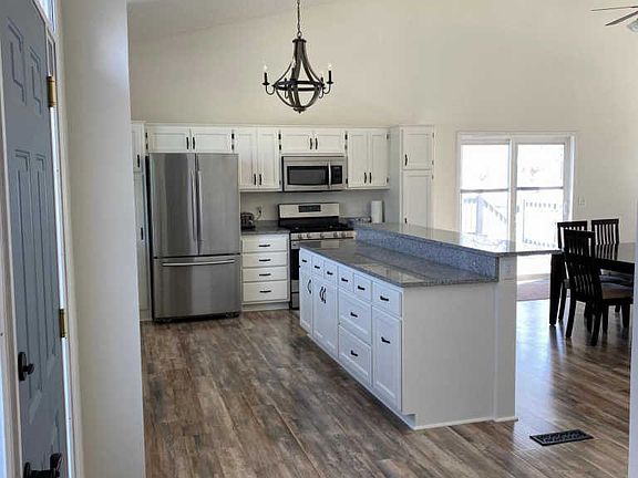 5th image of 3701 90th Cres N