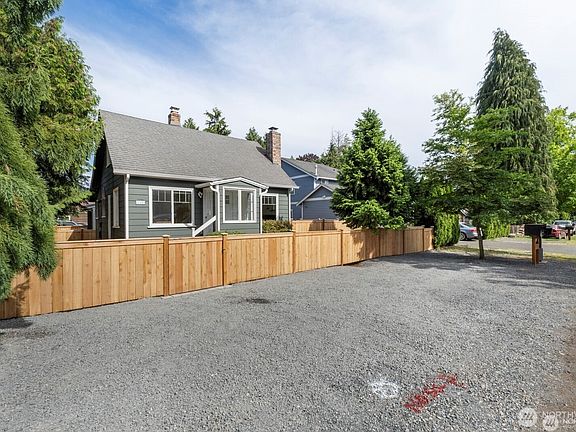 4th image of 11556 17th Avenue NE