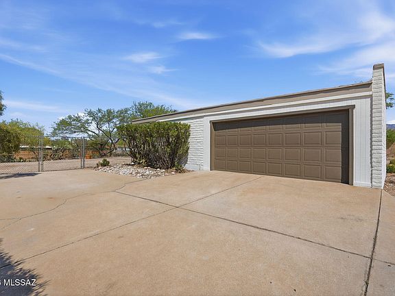 4th image of 3331 N Camino Los Brazos