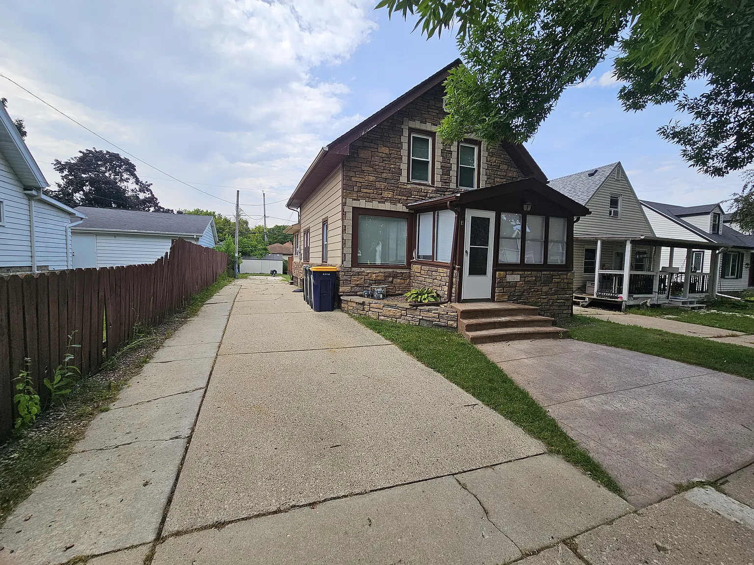 1967 S 93rd St — Photo 1