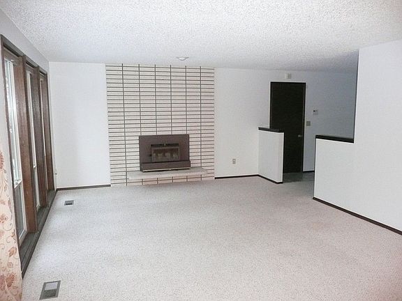 3rd image of 8525 N Shiloh Hills Ct