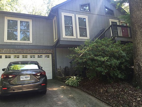 5th image of 621 Gregory Manor Dr SW