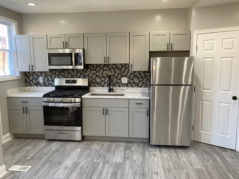 1220 Edison Hwy — Photo 1