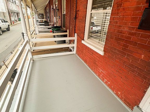 2nd image of 625 Lake St