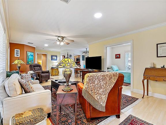 4th image of 2601 Metairie Lawn Dr #107