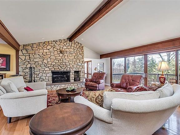 3rd image of 110 Fox Hill Dr