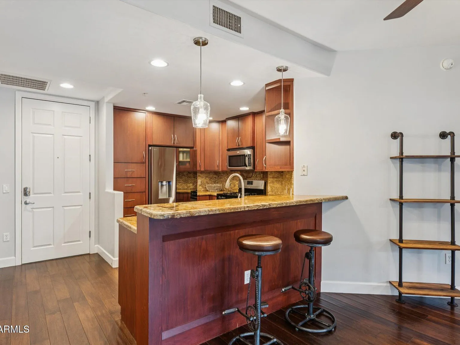 2 bed, 2.0 bath, 1246 sqft, $2,295 — Photo 3