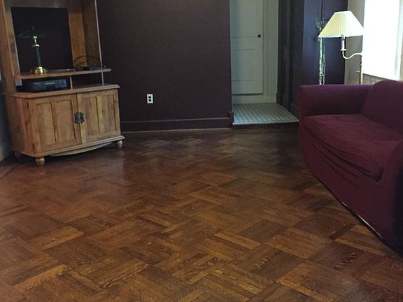 Living Room pic 3